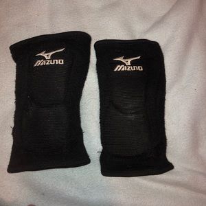 Mizuno volleyball knee pads